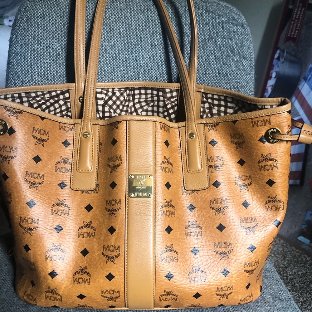 MCM reversible medium tote